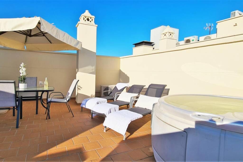 Luxury Penthouse With Ocean Views &Private Jacuzzi Daire Estepona Dış mekan fotoğraf